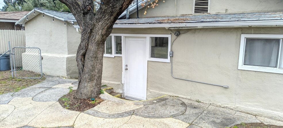 Building Photo - 1720 San Bernardino Ave