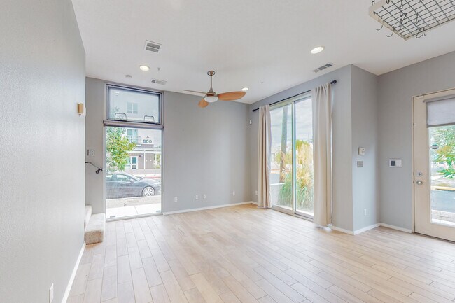 Building Photo - 885 Silver Ave SW