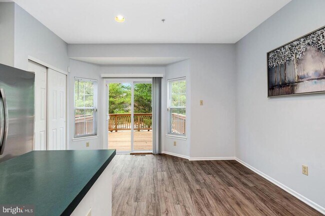 Building Photo - 8415 Gold Sunset Way