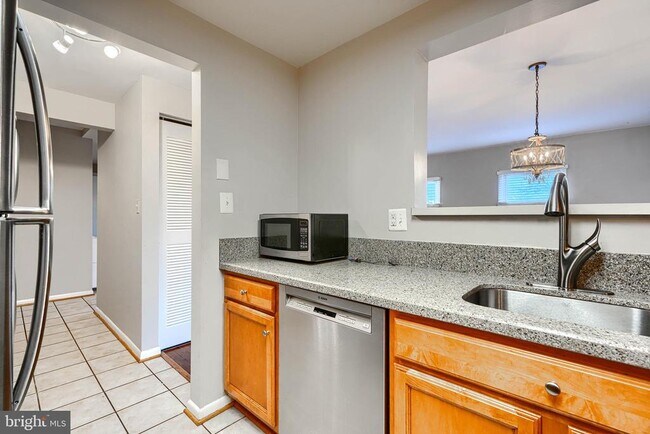 Building Photo - 123 W Barre St