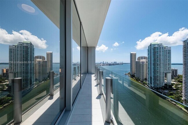 Building Photo - 300 Biscayne Blvd Way