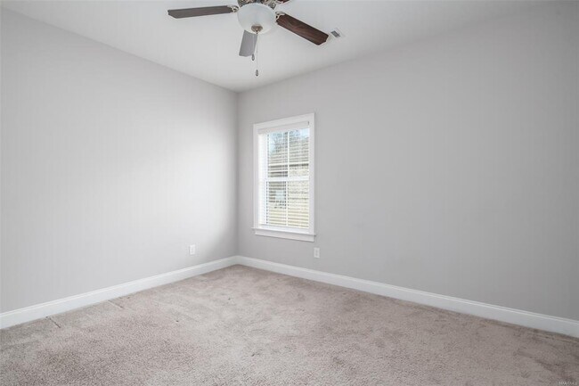 Building Photo - 284 Abby Ln