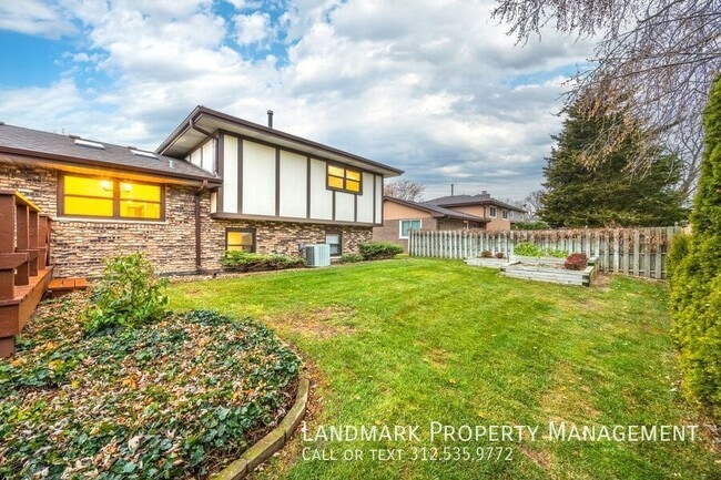 Building Photo - 409 Sara Ave