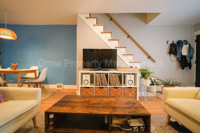 Building Photo - 928 Hoffman St