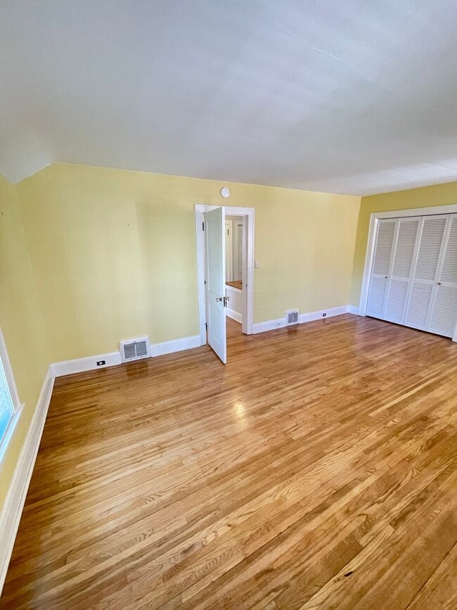 Building Photo - Available Sept 6! - Beautiful 4 Bed 3 Bath