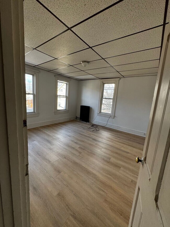 Building Photo - 05th St S 302-304