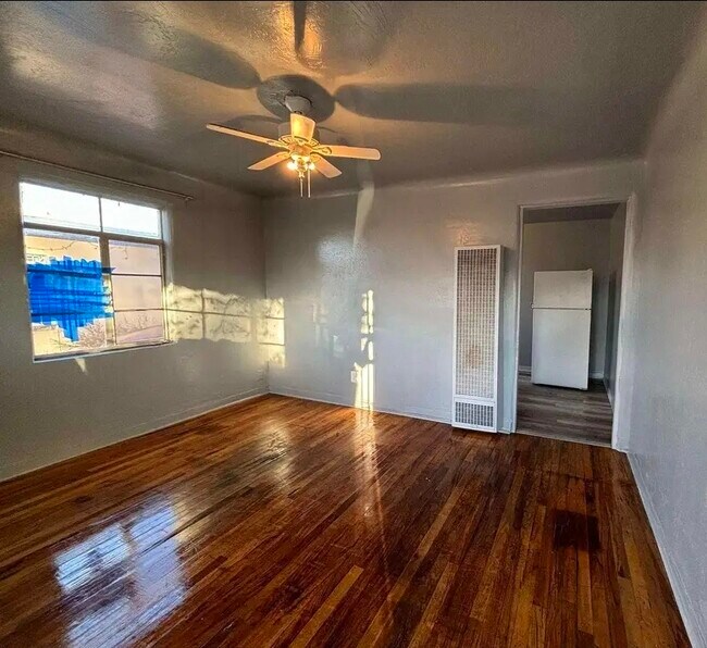 Building Photo - 242 Wisconsin St NE