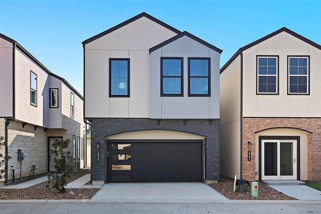 Building Photo - 2909 El Fenice Ln