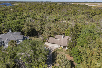 Building Photo - 889 Robin Ln