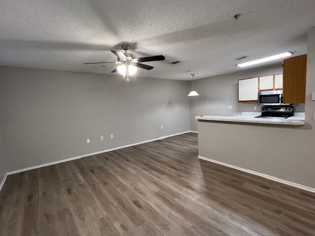 Great room - 629 Dory Ln