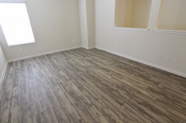 Building Photo - 5454 Quail Cove Ln