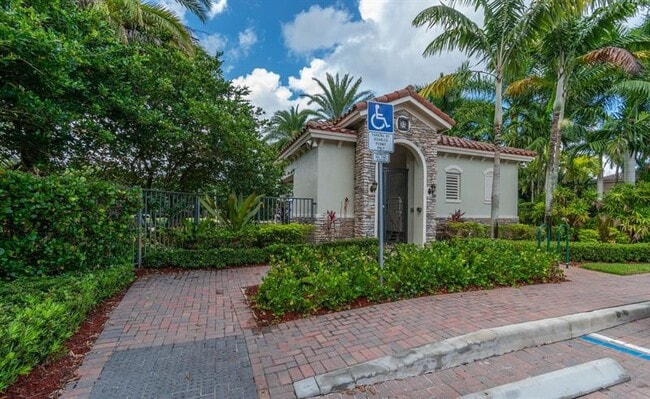 Building Photo - 13023 Riverwalk Cir S