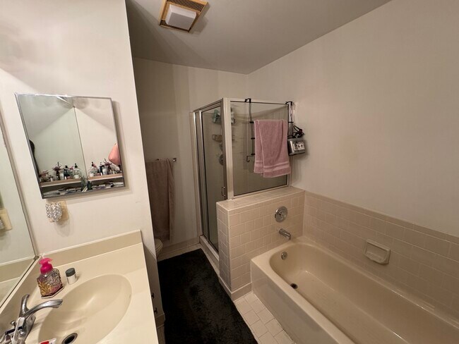 Building Photo - 11853 Sherbourne Dr