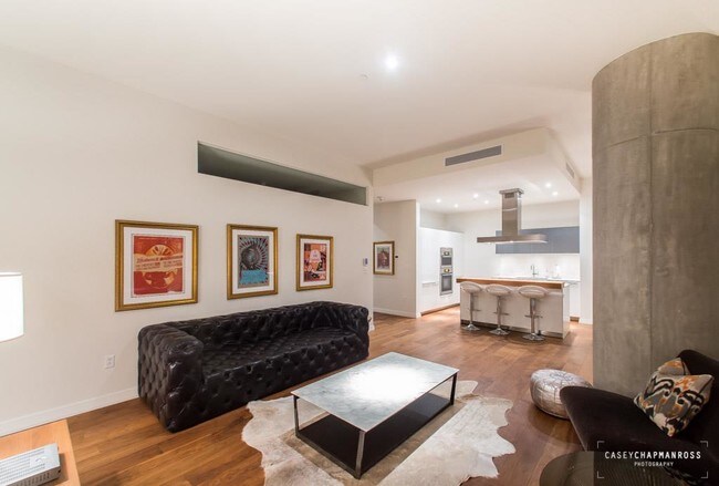 Building Photo - 210 Lavaca St