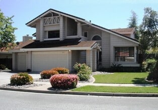 Building Photo - ALMADEN VALLEY - Beautiful tri-level home in great Almaden Valley neighborhood.