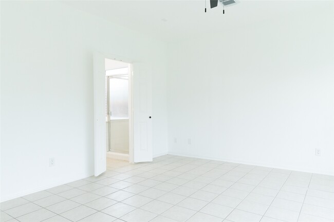 Building Photo - 4619 Zachary Ln
