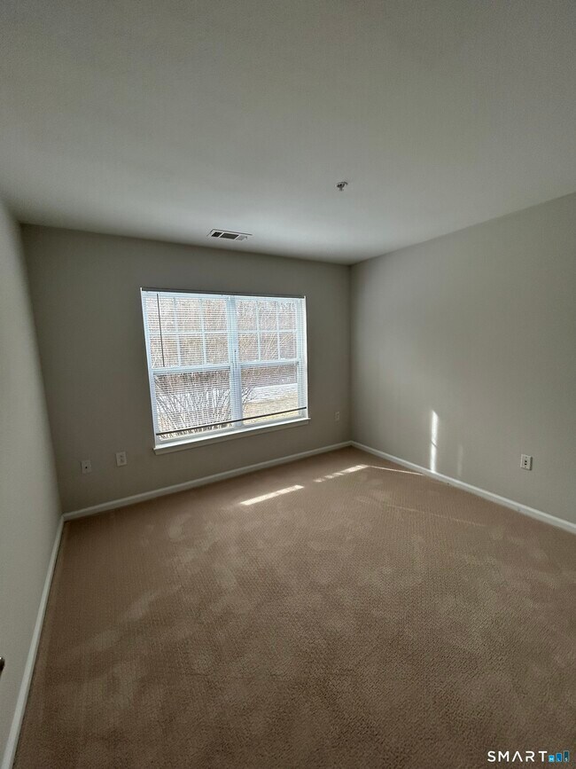 Building Photo - 138 Hollow Tree Ridge Rd