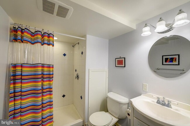 Building Photo - 4504 Highland Ave