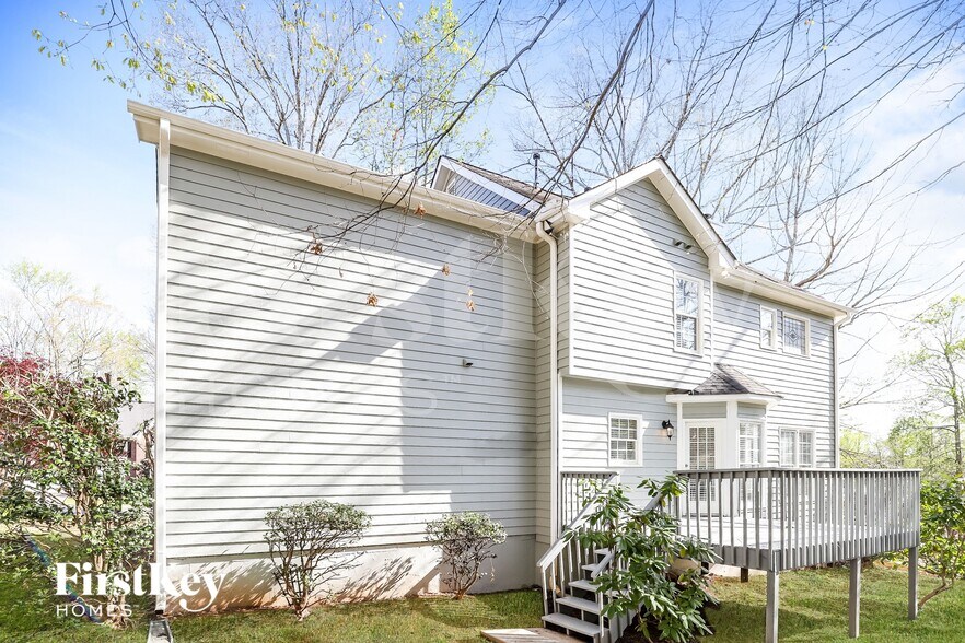 Building Photo - 797 Rockfount Way