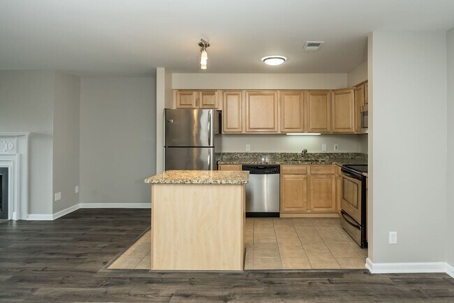 Building Photo - Two Bedroom, 2 Bath Creve Coeur Condo