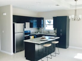 Building Photo - 3006 Javalina Ave
