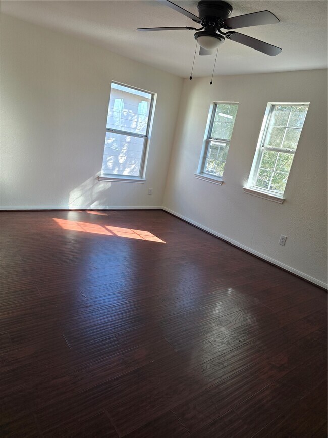 Building Photo - 3506 Lanesborough Dr