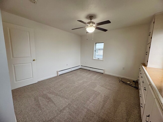 Building Photo - 3 Bedroom 1 Bathroom in Lebanon!