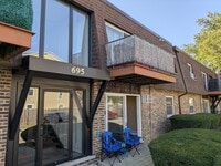 Building Photo - Newly Renovated 1-Bedroom Condo in the Hea...