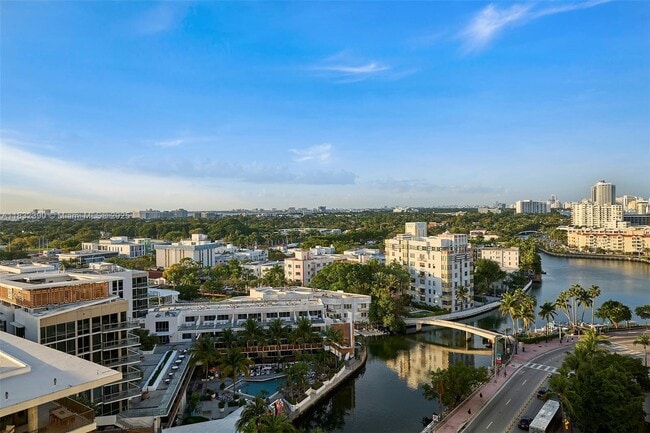 Building Photo - 2301 Collins Ave
