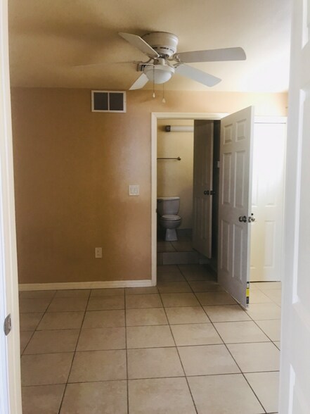 Building Photo - 1315 N US Hwy 1