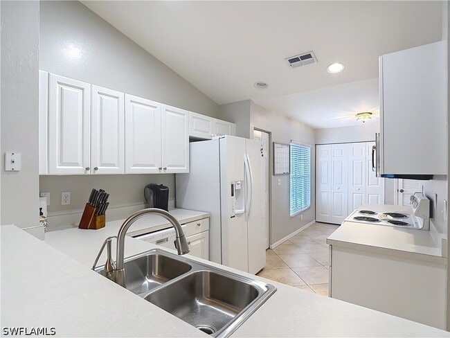 Building Photo - 4970 Deerfield Way