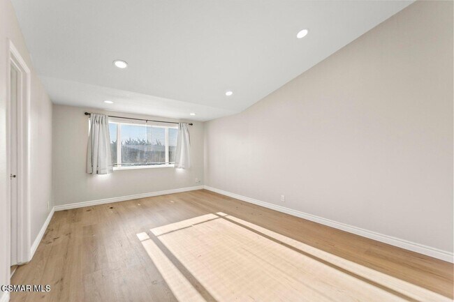 Building Photo - 1217 Coventry Dr