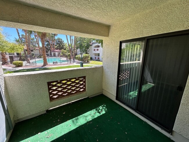 Building Photo - Charming condo in desirable West Las Vegas near Summerlin