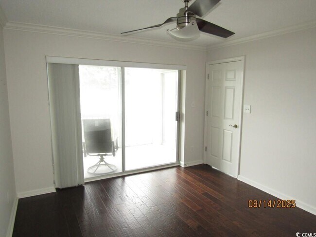 Building Photo - 4560 Greenbriar Dr