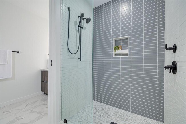 Building Photo - 777 3rd Ave N