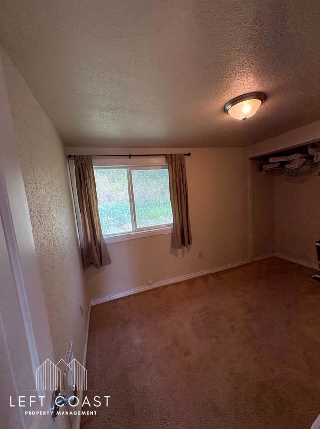 Building Photo - 1534 NE Lee Pl