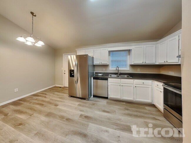 Building Photo - 210 Kennedy Dr