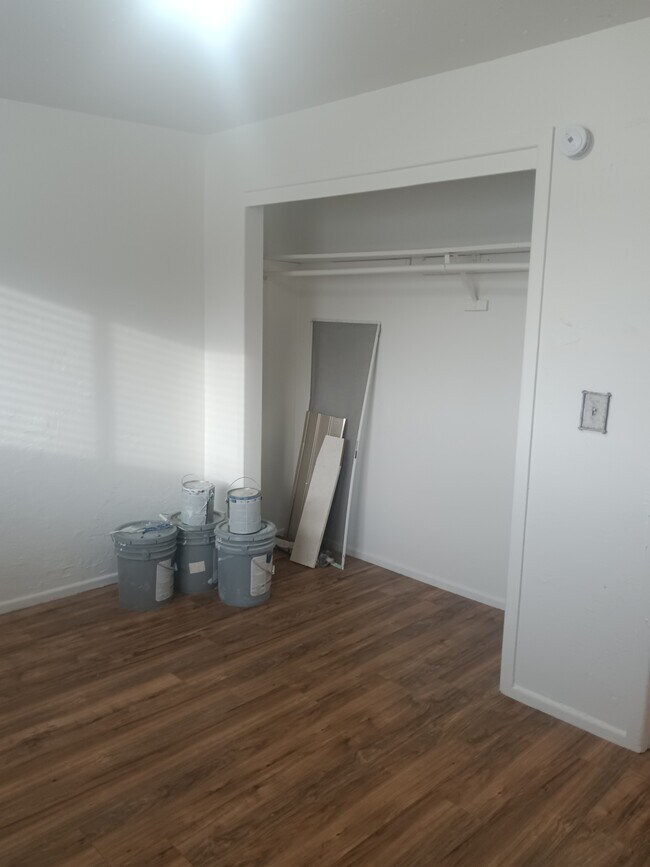 Building Photo - 6245 Margray Dr