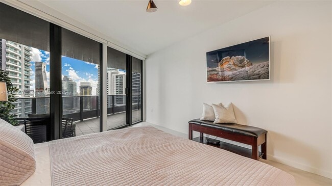 Building Photo - 1000 Brickell Plaza