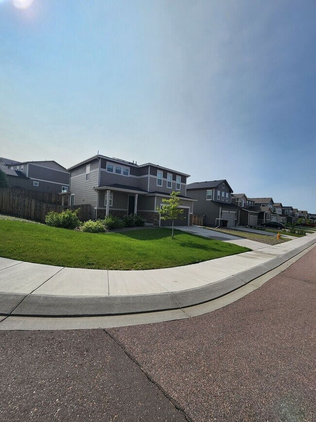 Building Photo - 6904 Passing Sky Dr