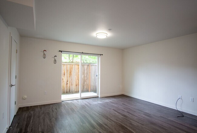 Building Photo - Stylish + Modern Corner 2-Bedroom Townhouse!