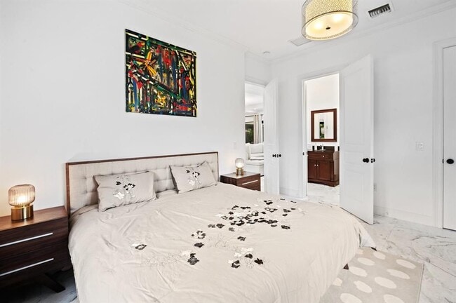 Building Photo - 2437 Castilla Isle
