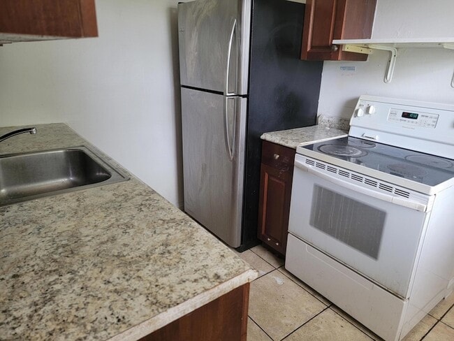Building Photo - 275 NW 187th St