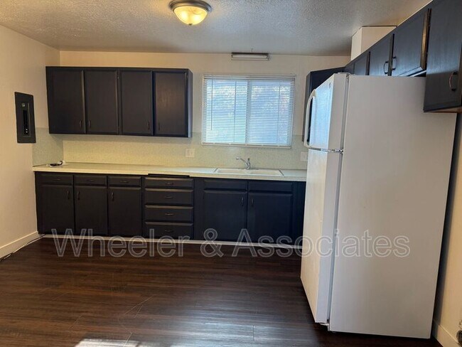 Building Photo - 546 E 450 S