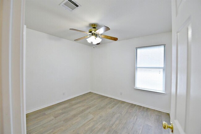 Building Photo - 2100 Killians Way
