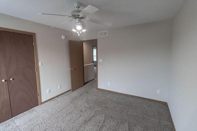 Building Photo - 3611 Zinnia Dr