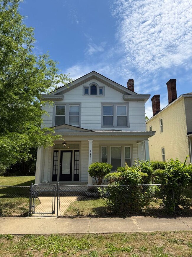Building Photo - Charming 4bdrm/1.5bth Home Located in Richmond's North Highland Park w/Balcony!!