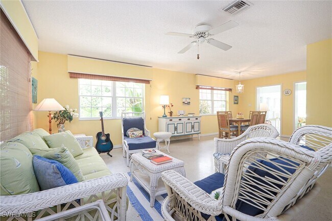 Building Photo - 361 1st Ave N