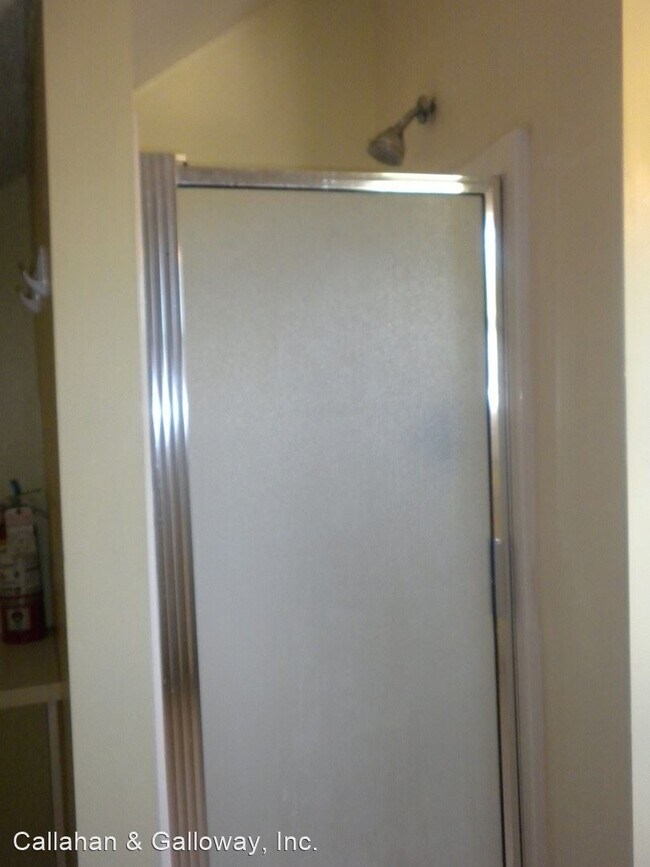 Building Photo - 1410 University Ave