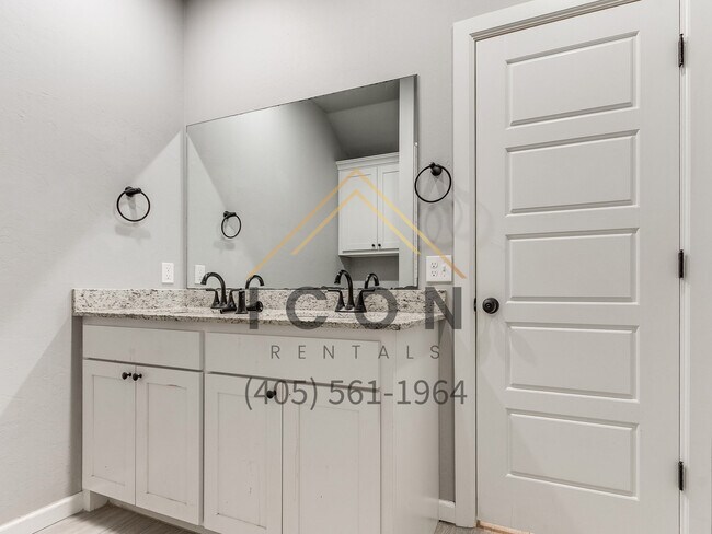 Building Photo - 4509 Desert Spring Ct